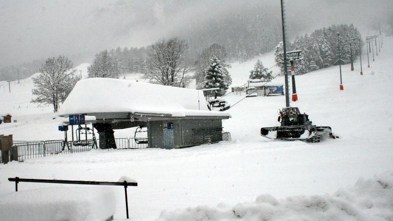 Smučišča v Kranjski Gori so začeli pripravljati že v ponedeljek dopoldne, v pete