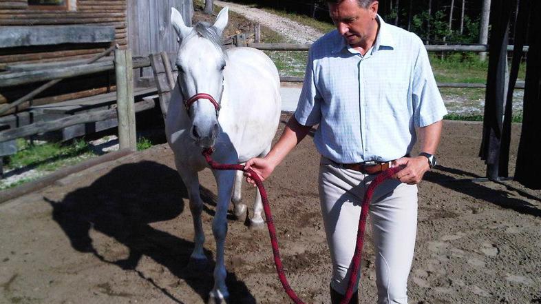 Pahor dela na ranču