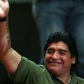 Maradona je zaporniškim paznikom pomahal v slovo.