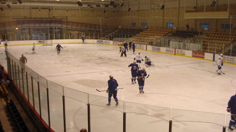 Slovenski hokejisti so že preizkusili ledeno ploskev v dvorani Civic Center, ki 