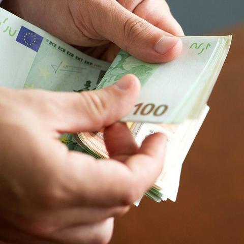 denar bankovci štetje denarja
