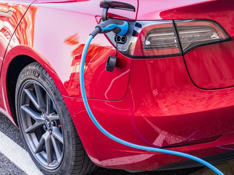 Električni baterijski avto, polnjenje