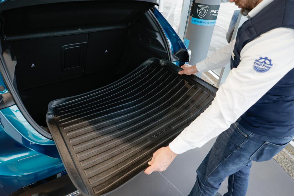 Servis vozil Peugeot | Avtor: Žurnal24 