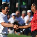 Tiger Woods je moral seči v roko Yong Eun Yangu in pošteno priznati poraz.