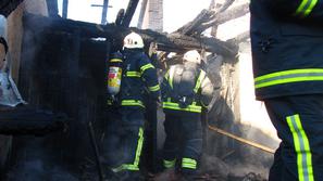 Požar hiše v Trati