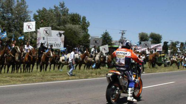 Španec Marc Coma je tudi po drugi etapi zadržal mesto vodilnega motociklista na 