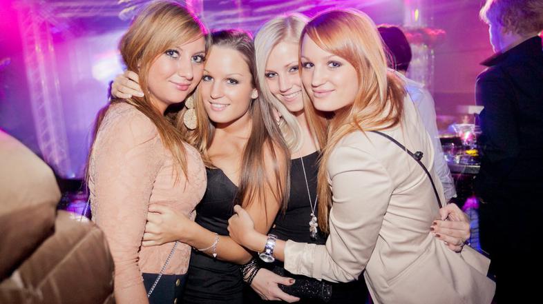 Disco hiti zavrteli Cirkus