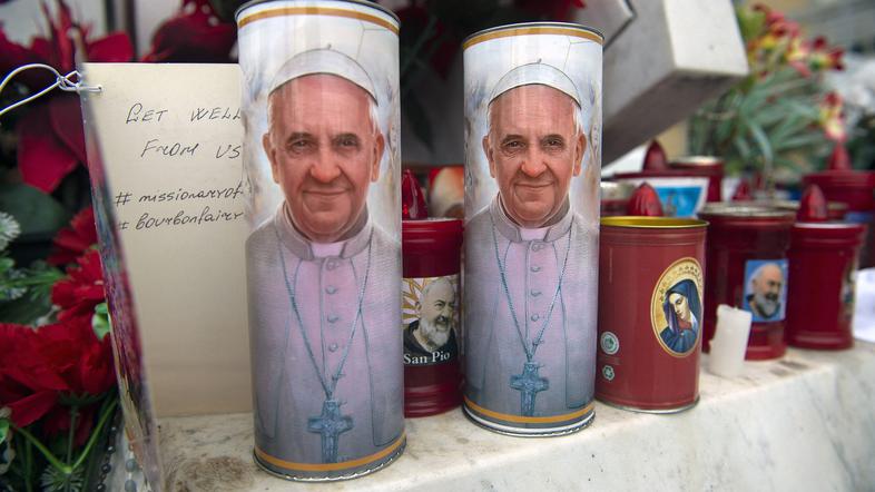 sveče papež Frančišek Vatikan Rim