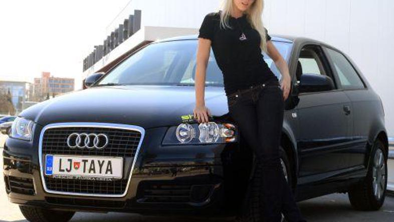 Pevka Taya prisega na štiri kroge.