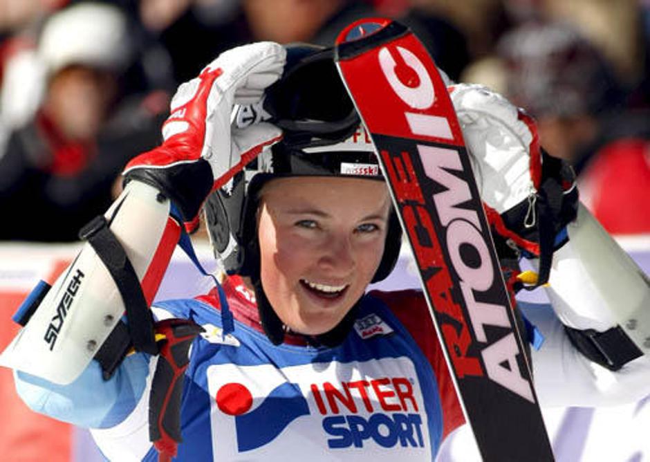 Komaj 17-letna Švicarka Lara Gut je prava osvežitev v ženski karavani alpskega s | Avtor: Žurnal24 main