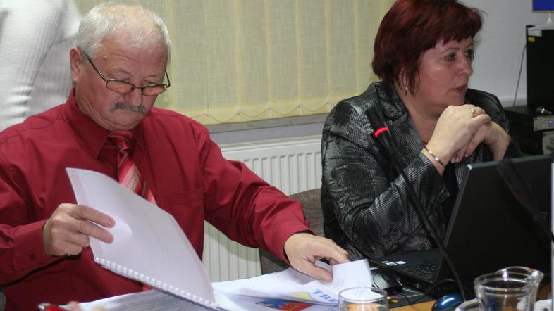 Župan Anton Maver in mojca Pekolj vidita edino možnost v podelitvi koncesije. (F