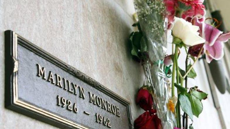Za mesto večnega počitka poleg slavne Marilyn je veliko zanimanja.