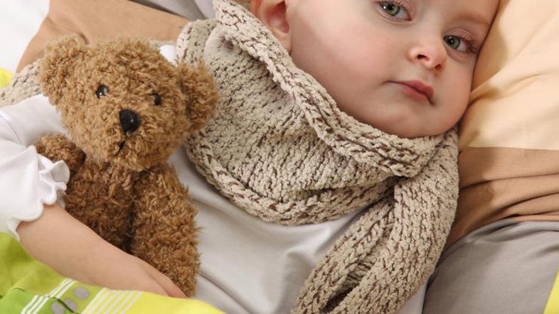 Za zniževanje vročine lahko uporabite naravne metode ali posežete po zdravilih. 