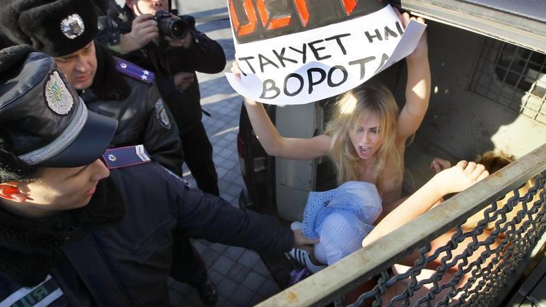 Ukrajinske feministke Femen protestirajo proti pričakovanem porastu prostitucije