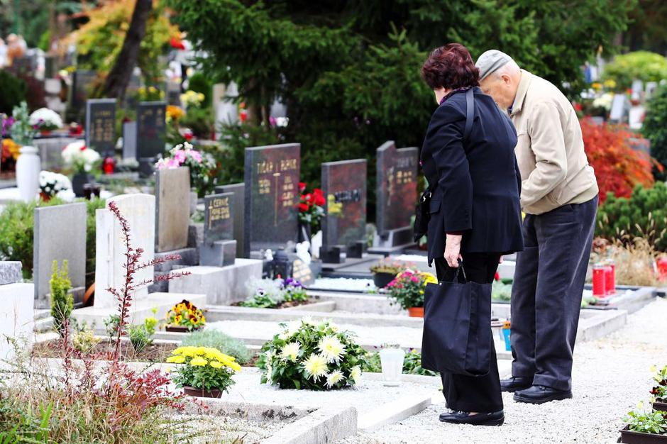 Žale | Avtor: Saša Despot