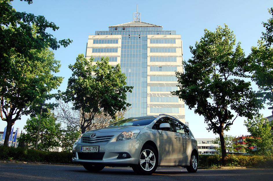 Toyota verso 2.0 D-4D style