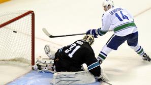 Vancouver Canucks so znova dokazali, da ostanejo zbrani do zadnje sekunde, saj s