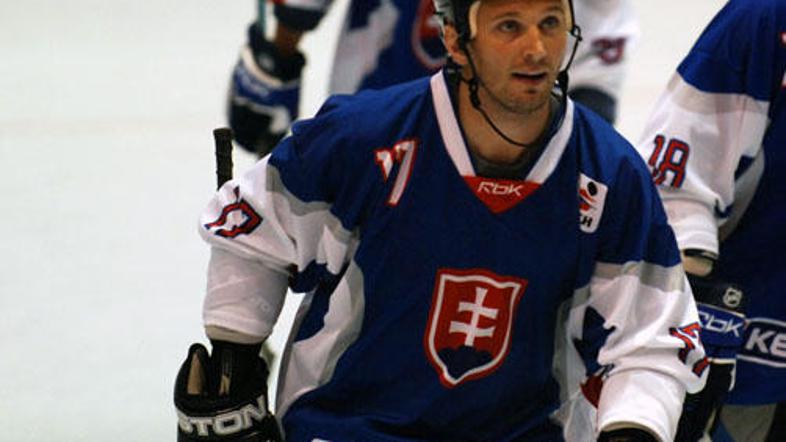 Lubomir Višnovski poleti drsalke zamenja za rolerje.