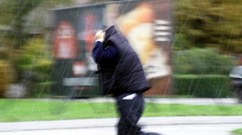 Danes še lahko pričakujemo obilne padavine. Konec tedna se bo postopoma zjasnilo