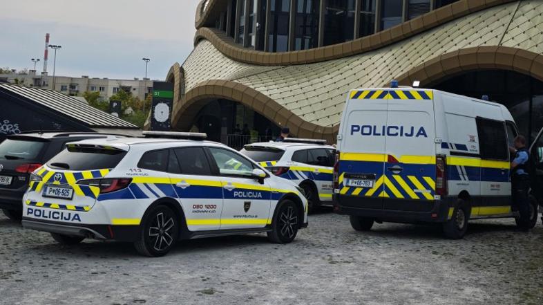 Policija, dvorana Stožice, policijski avtomobili