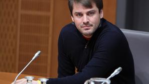 Člani komisije so Juretu Jankoviću zastavili okoli 40 vprašanj, odgovoril pa ni 