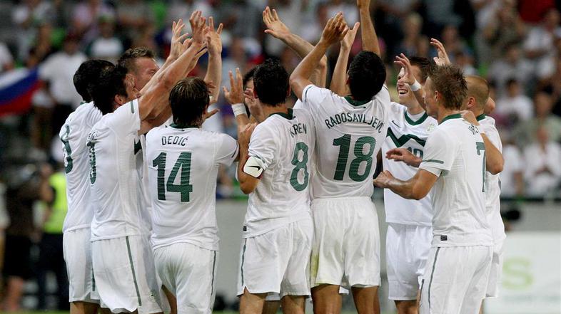 Slovenija : Avstralija 2:0 (0:0)