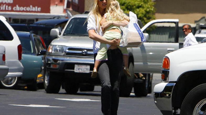 Gwyneth Paltrow je kot mamica in žena presrečna.