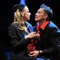 V glavnih vlogah igrata Barbara Cerar in Igor Samobor. (Foto: SNG Drama Ljubljan