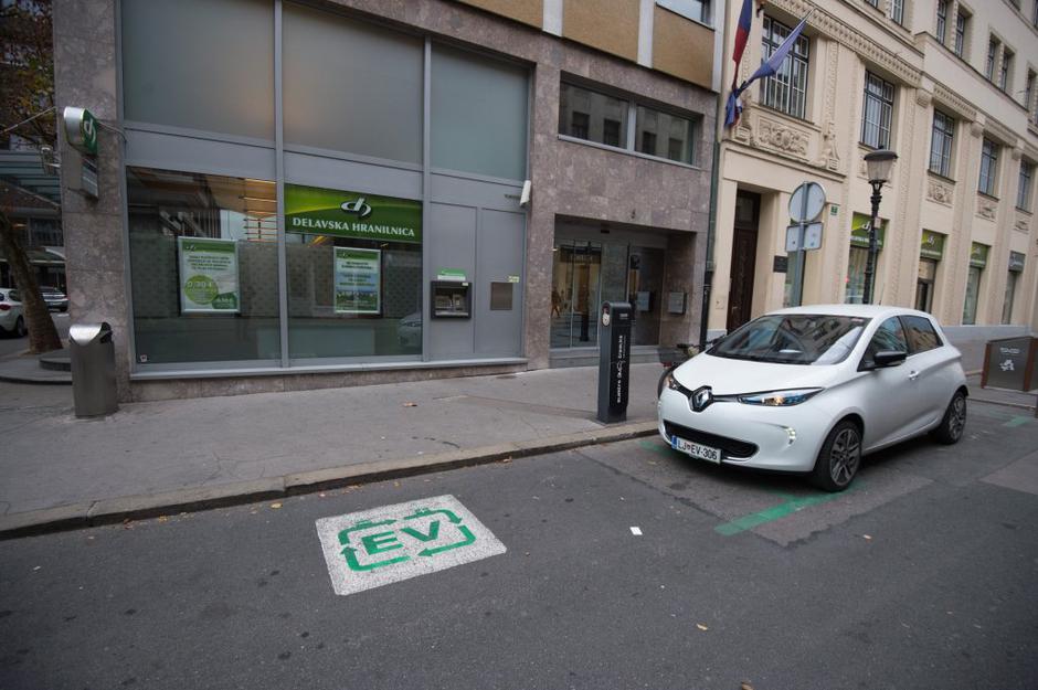 ZOE | Avtor: Anže Petkovšek