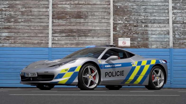 Policijski ferrari