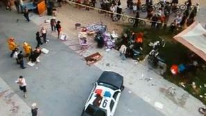 moški avto sprehajalci