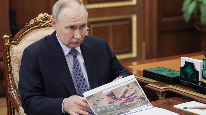 Vladimir Putin na srečanju z Aleksejem Cudenovim