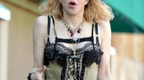 Courtney je brez dlake na jeziku razkrila Gavinove spolne skrivnosti. (Foto: Fly