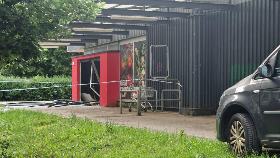 bankomat | Avtor: Bralec