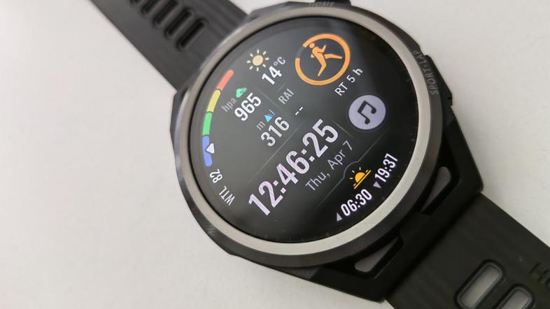 ura Huawei GT Runner