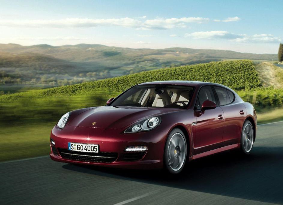 Panamera in panamera 4 se bosta svetovni javnosti premierno predstavili na avtom