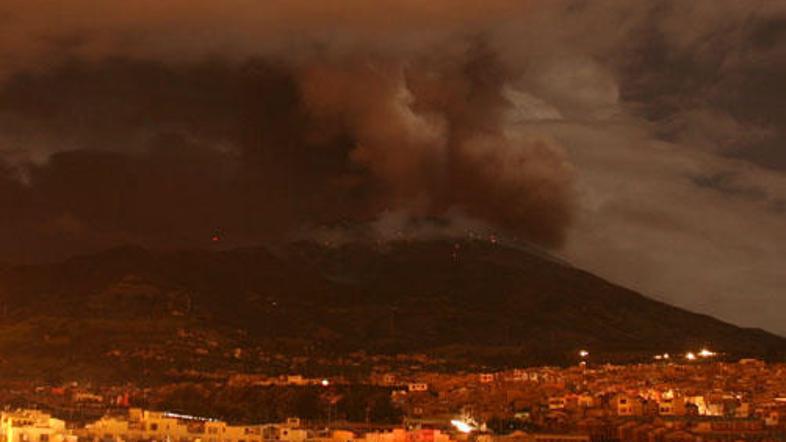 Podoben izbruh vulkana se je zgodil lani januarja.