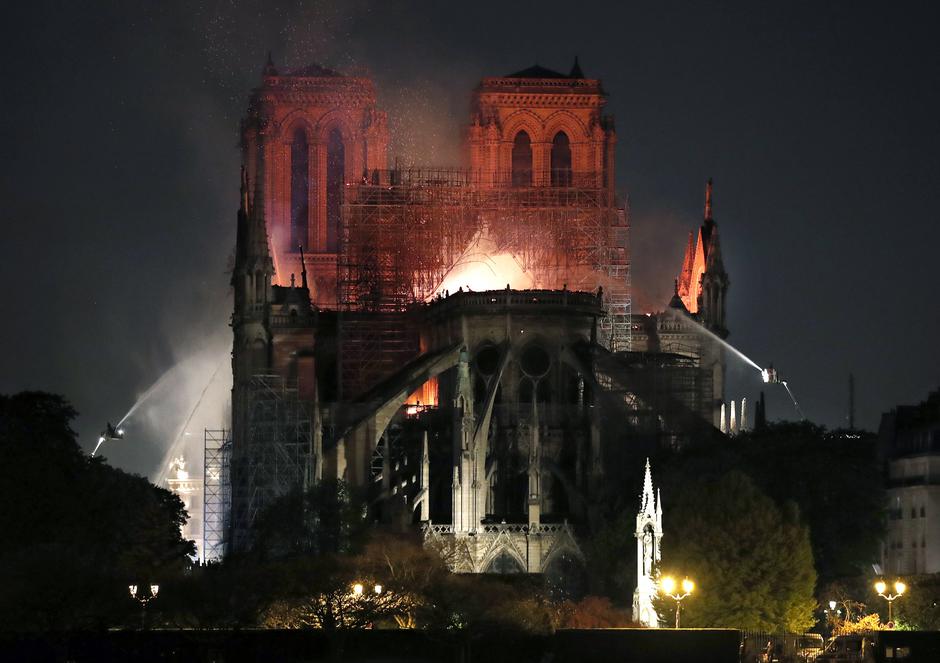 Požar Notre Dame | Avtor: Epa