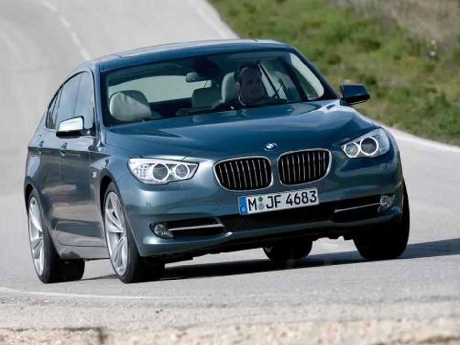 O cenah zaenkrat še ni uradnih podatkov, brez dvoma pa se bodo začele nad 50 tis