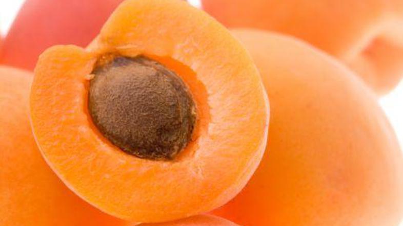 Marelice so eden prvih sadežev poletja.