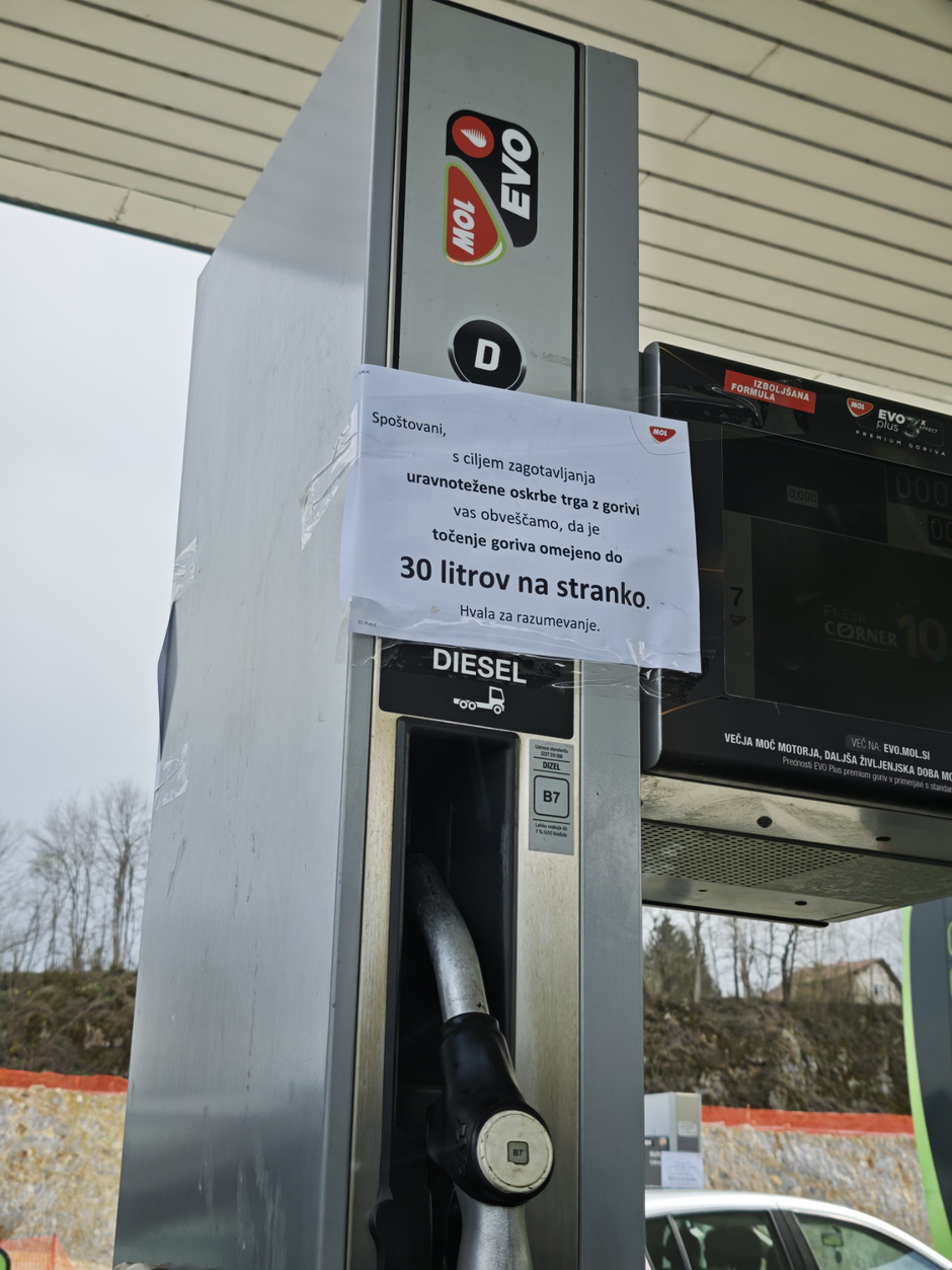 Mol gorivo | Avtor: Bralec