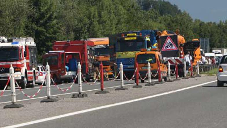 Nesreča na gorenjski avtocesti