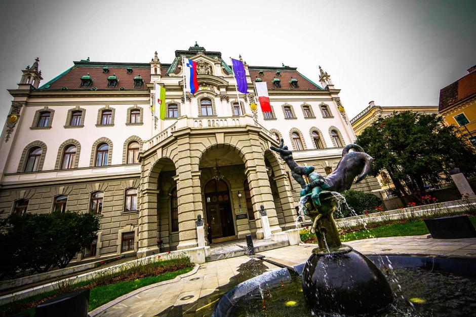 Slovenija 11.11.2013 Univerza v Ljubljani, stavba s sedezem na Kongresnem trgu 1 | Avtor: Saša Despot