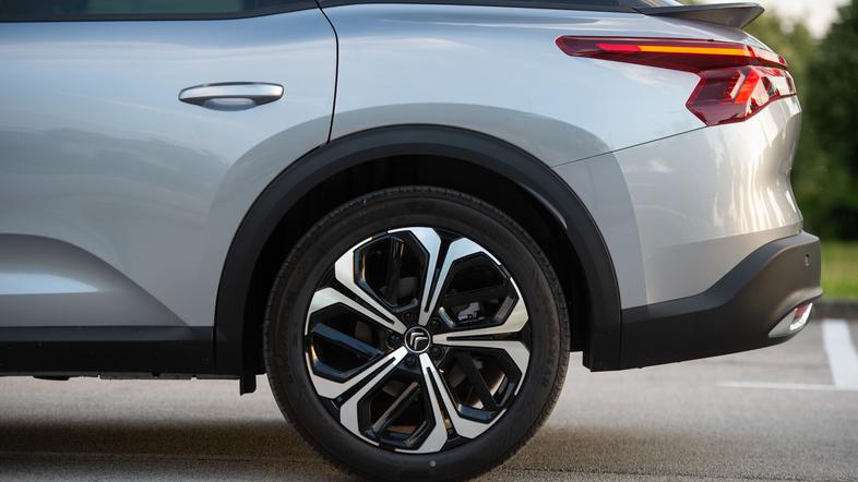 primerjava citroën C5 X vs. citroën CX vs. citroën XM