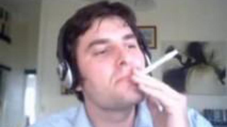 V izjavi za avstralski časnik Courier Mail se je Stewart skliceval na pravico do