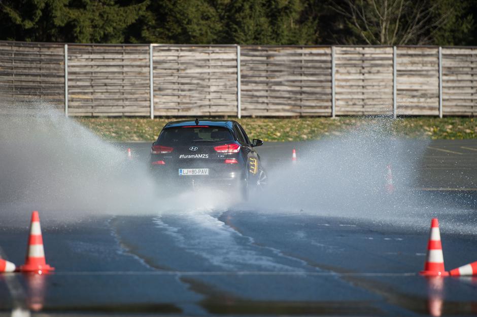 Test pnevmatik | Avtor: Anže Petkovšek