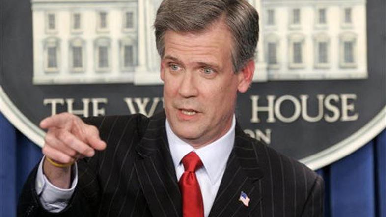 Pred službovanjem v Beli hiši je delal za Fox News.