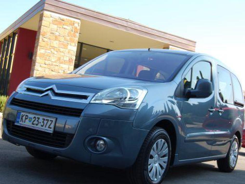 Pri Citroënu računajo, da bodo do konca leta 2008 prodali sto gospodarskih in tr