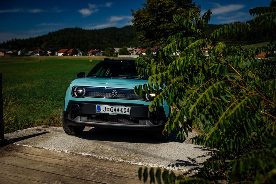 Predstavitev Renault twingo, R4 in R5 | Avtor: Saša Despot