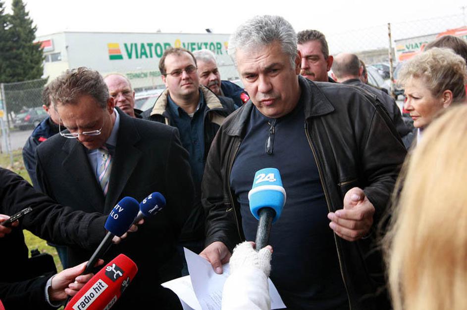 Vodstvo in delavci Viator&Vektorja so končali pogajanja. (Foto: Nik Rovan)